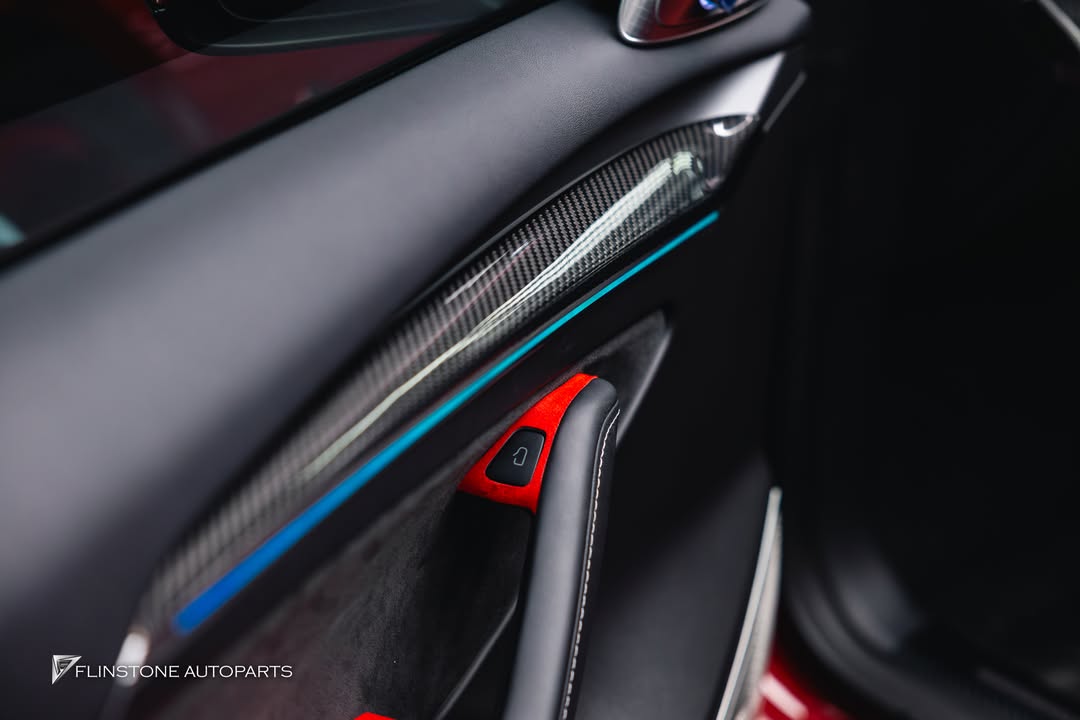 ไฟภายใน TESLA Model Y 6