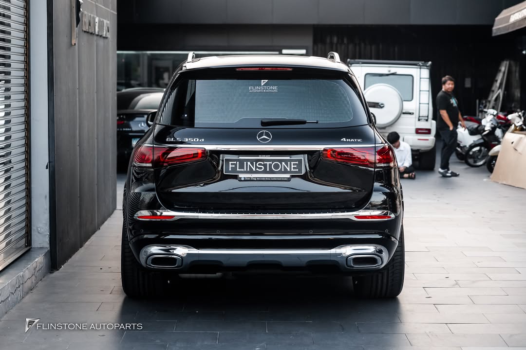 บันไดข้างที่สวยงาม