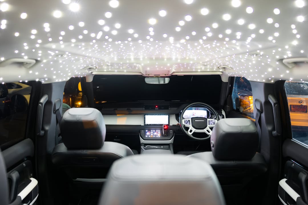 บรรยากาศภายในรถที่ติดตั้งหลังคาดาว