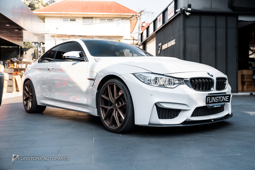 ลิ้นหน้าคาร์บอน BMW F82 M4