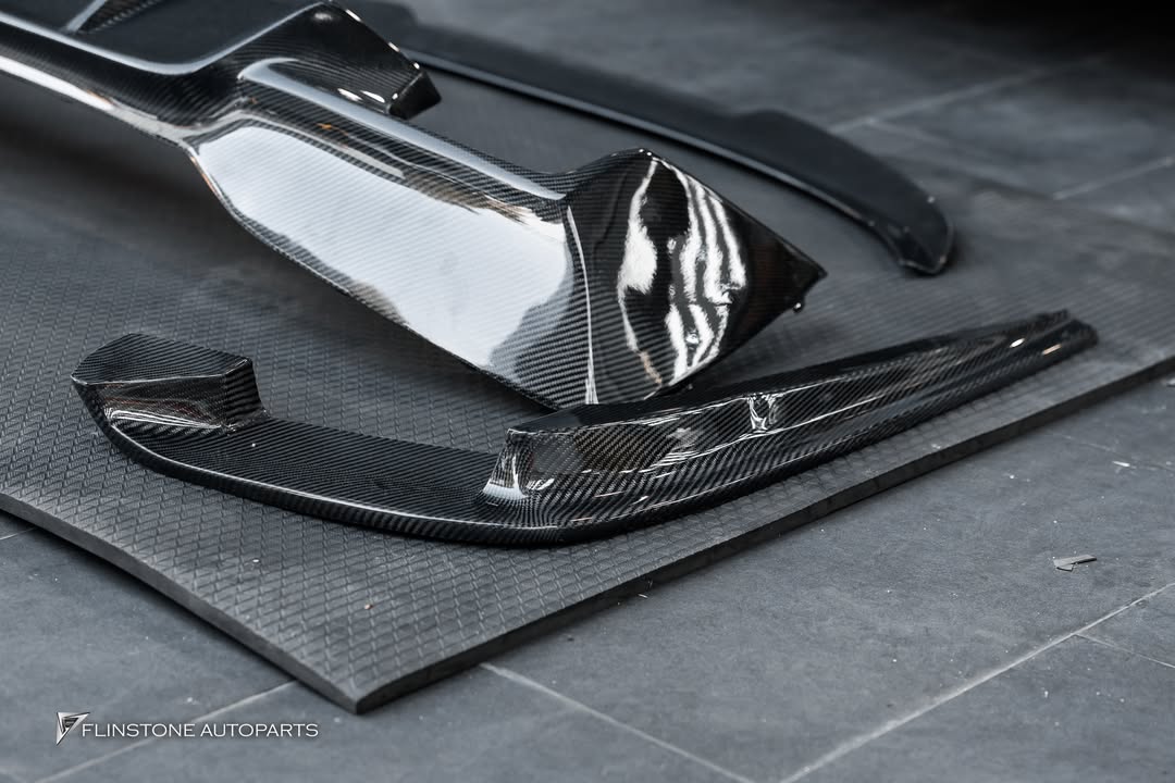 GTs Carbon Fiber Rear Diffuser