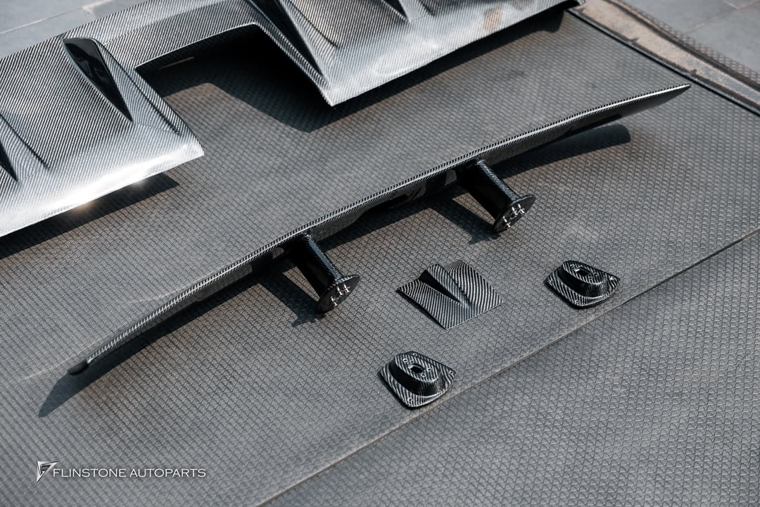 ชุดแต่งคาร์บอน LAMBORGHINI Gallardo Superleggera