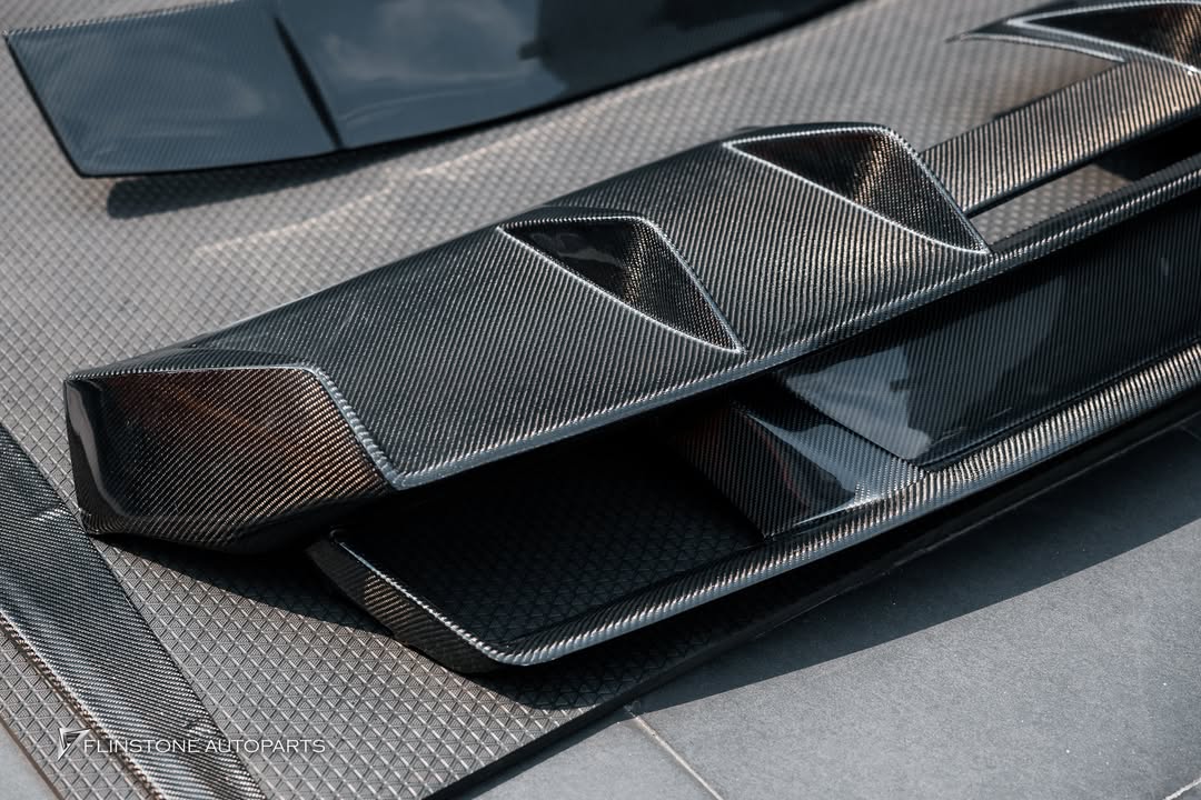 ชุดแต่งคาร์บอน LAMBORGHINI Gallardo Superleggera