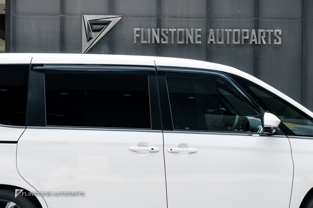 คิ้วกันสาด TOYOTA Voxy