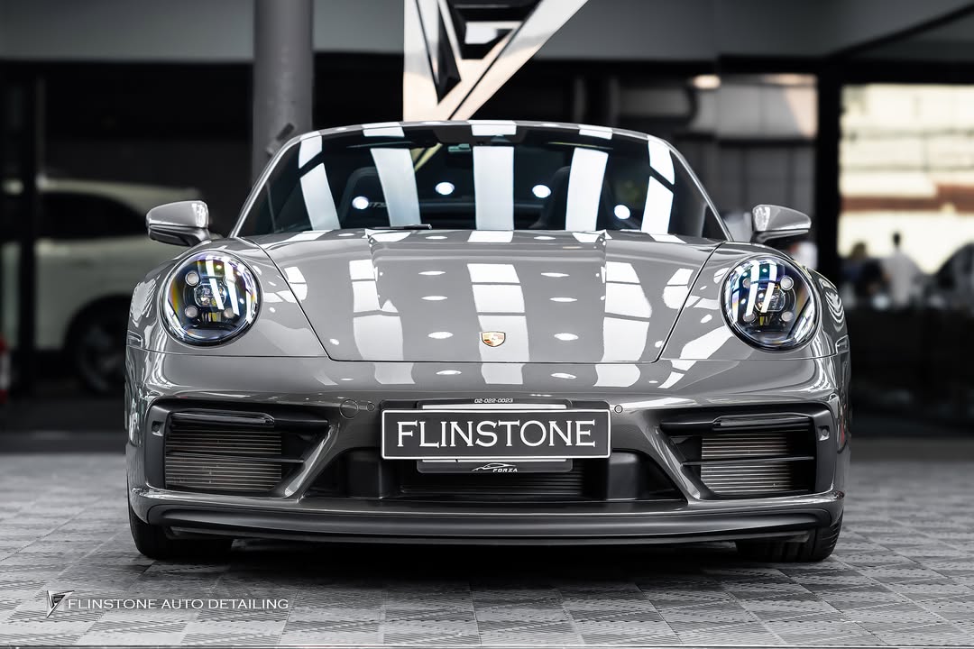 Porsche 992 Carrera Cabriolet