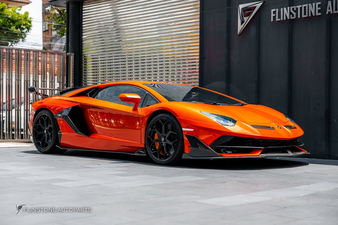 Close-up of SVJ carbon parts