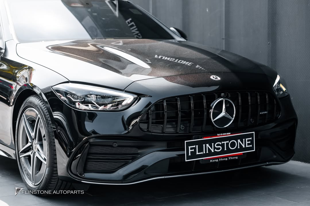 กระจังหน้าสีดำเงา