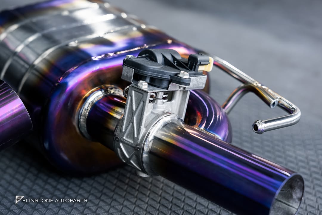 USUS Exhaust Features