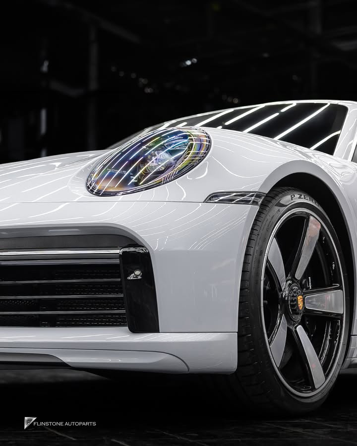 Porsche 992 Sport Classic Performance