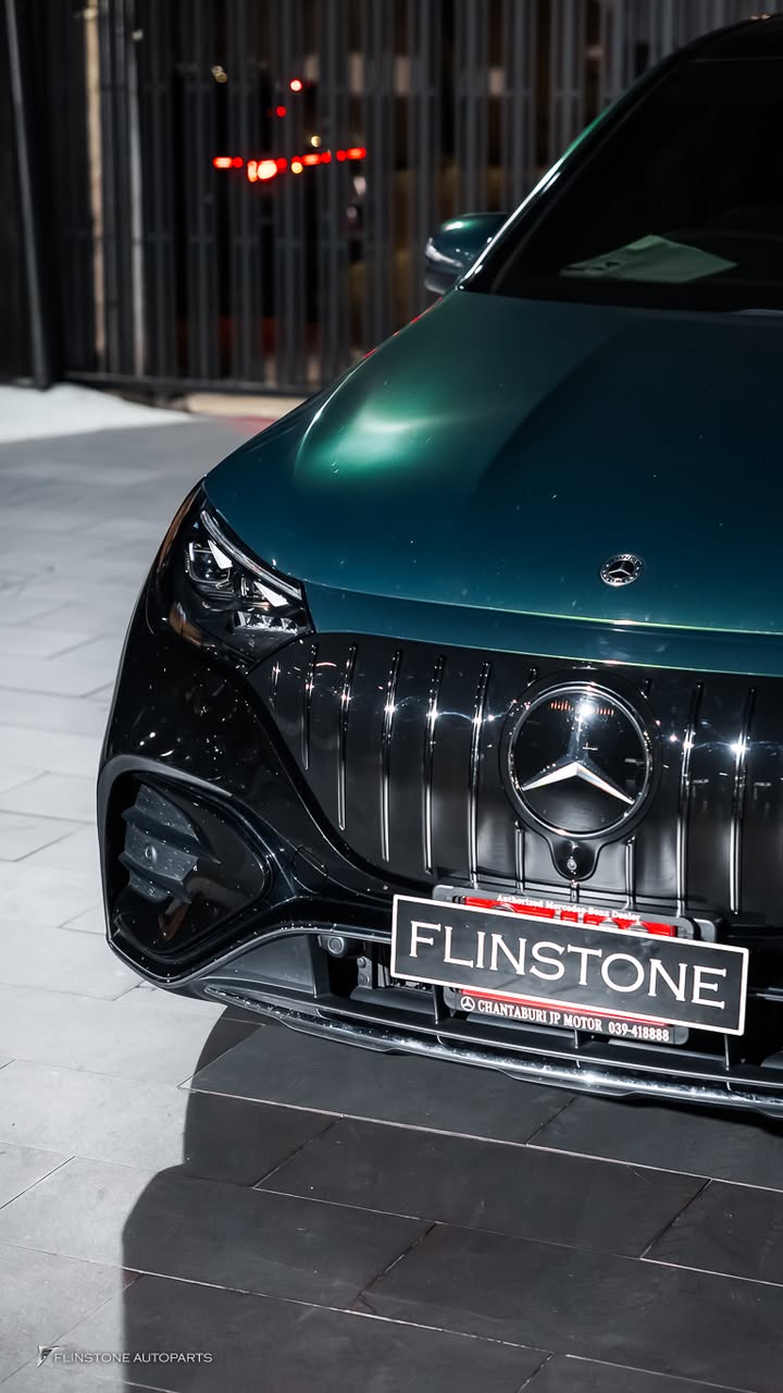 กระจังหน้า EQE53 AMG