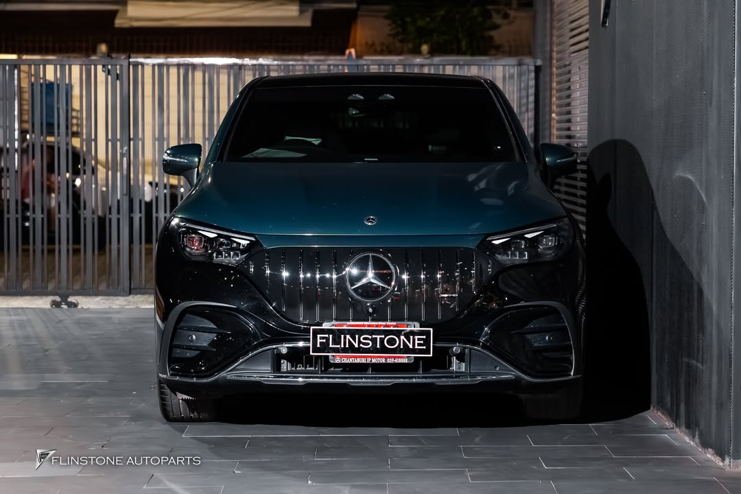 กระจังหน้า EQE53 AMG