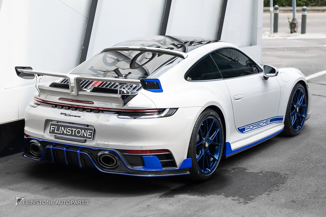 Porsche 992 Carrera
