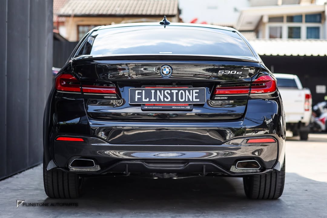M Performance Carbon Fiber Side Skirt