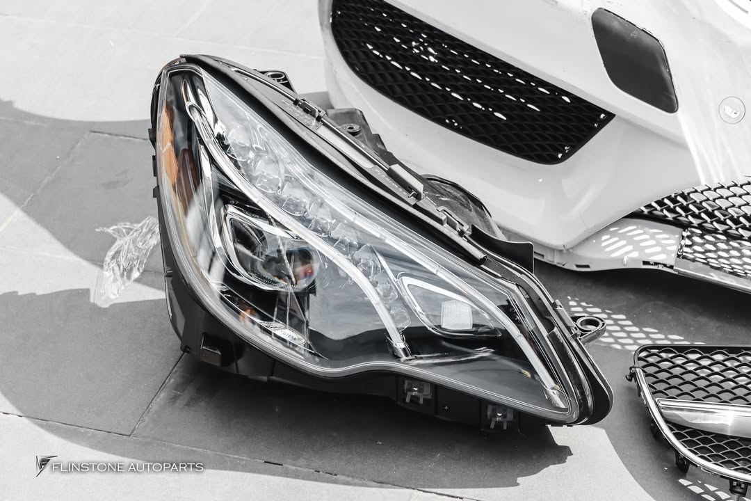 W207 Accessories Installation