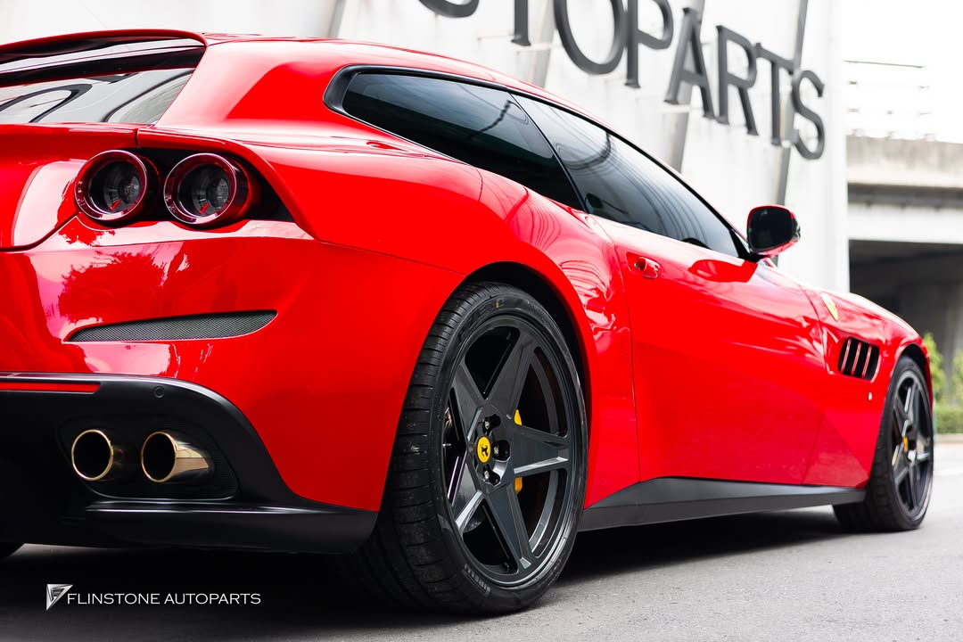 Ferrari GT4 Lusso T