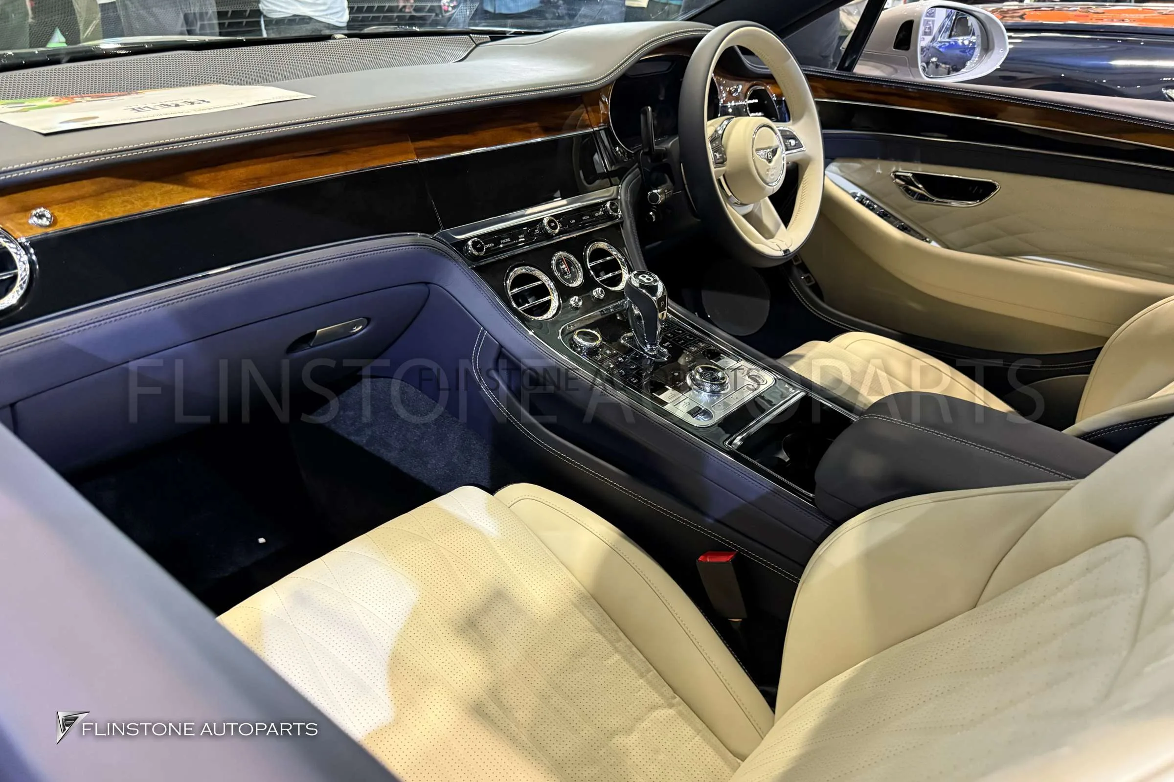 ชุดเปลี่ยนโฉมภายใน Bentley Continental GT 2004 เป็น 2025