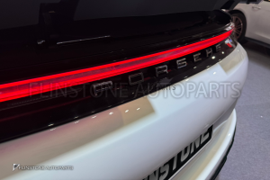 ชุดแปลงโฉม Porsche Panamera 971 เป็น Panamera 976