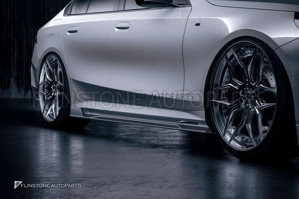 สเกิร์ตข้าง Carbon Fiber BMW G60 Series 5 ทรง FUTURE DESIGN