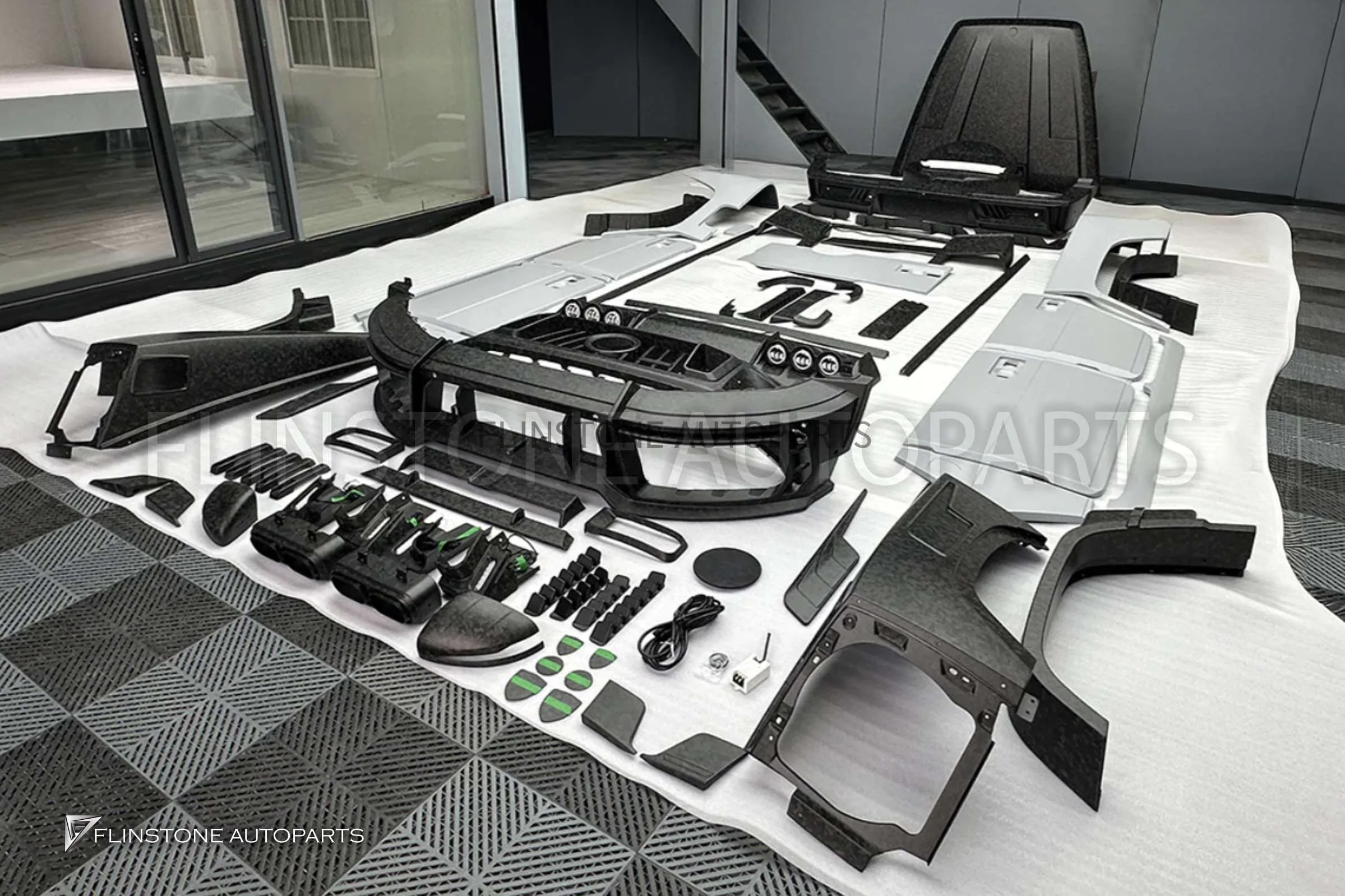 ชุดแต่งรอบคัน W465 G-Class ทรง MANSORY 2025