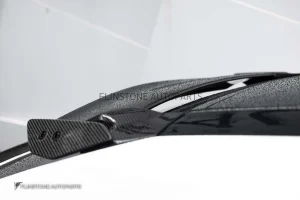สปอยเลอร์หลังคา Carbon Fiber LAMBORGINI URUS แบรนด์ USUS Autoclave