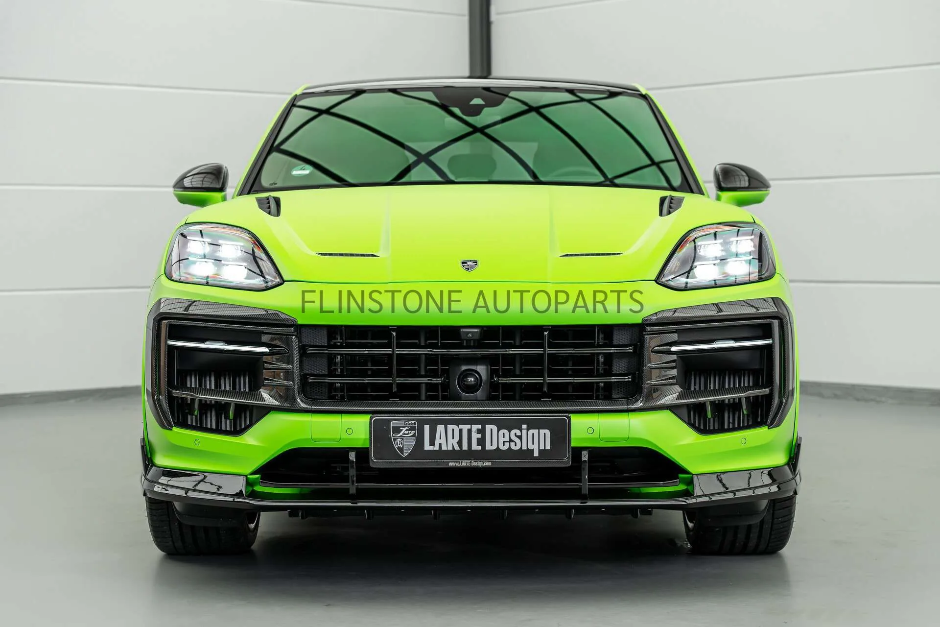 ชุดแต่งรอบคัน PORSCHE CAYENNE E3.2 SUV ทรง Larte Design Gloss Black