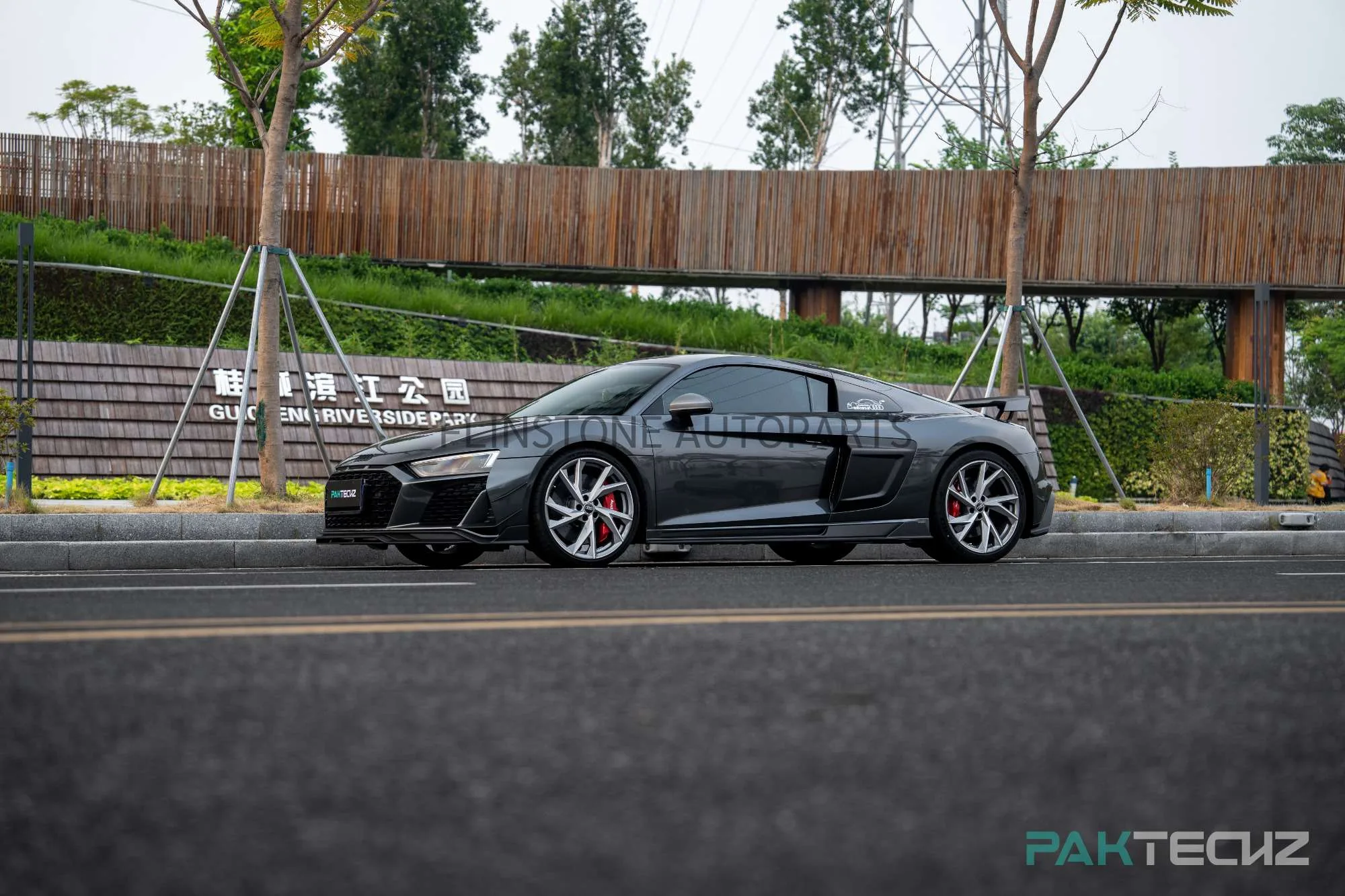 ชุดแต่งรอบคัน Carbon Fiber R8 ทรง Paktechz