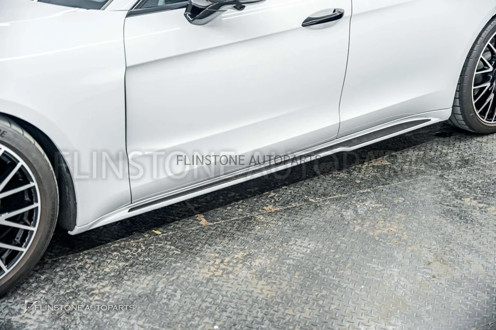 สเกิร์ตข้าง USUS Austoclave PORSCHE 976 Panamera ทรง Sport Design