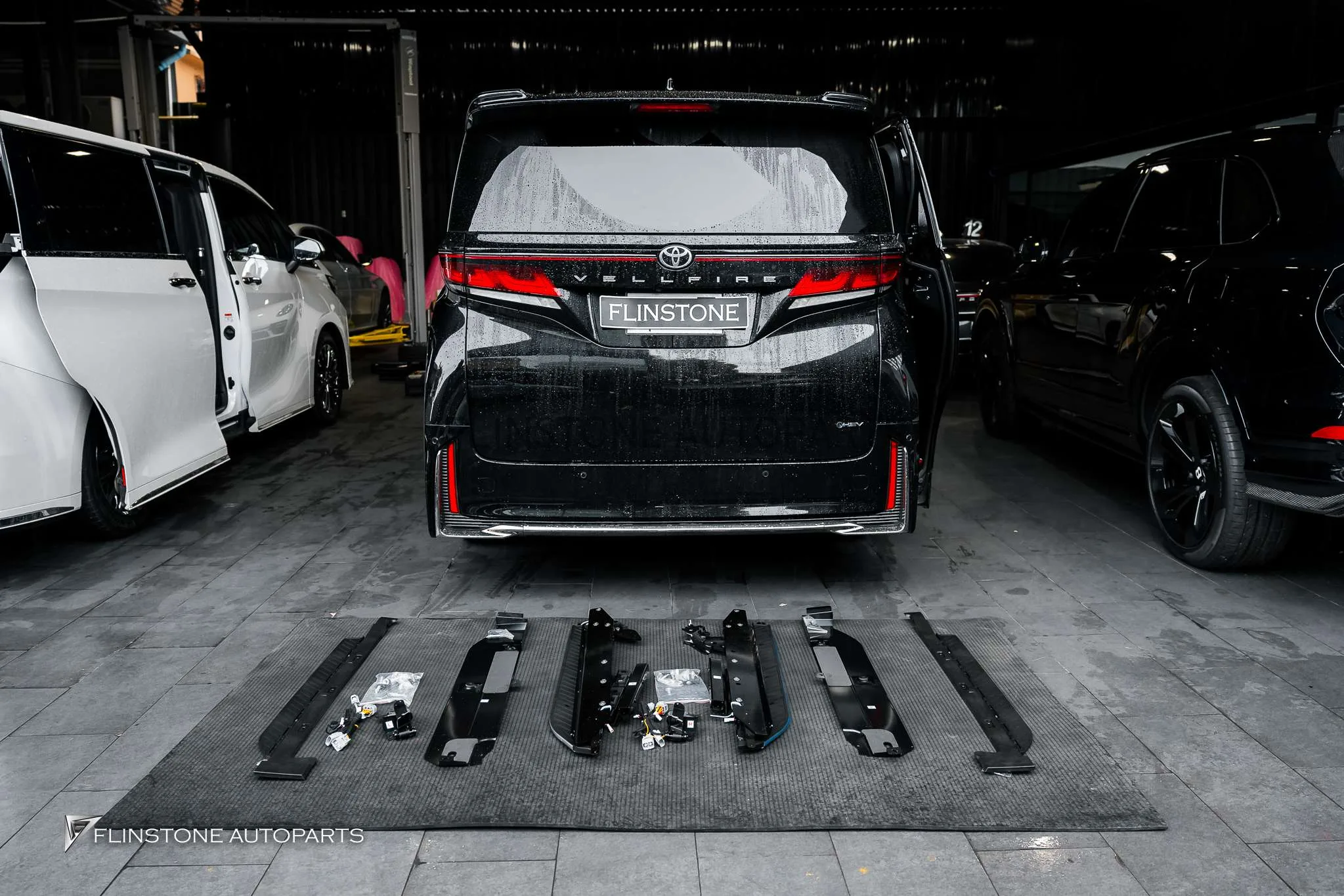 บันไดข้างไฟฟ้า TOYOTA  Alphard40 Velfire40