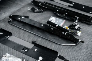 บันไดข้างไฟฟ้าอัตโนมัติ Lexus LM350h LM500h