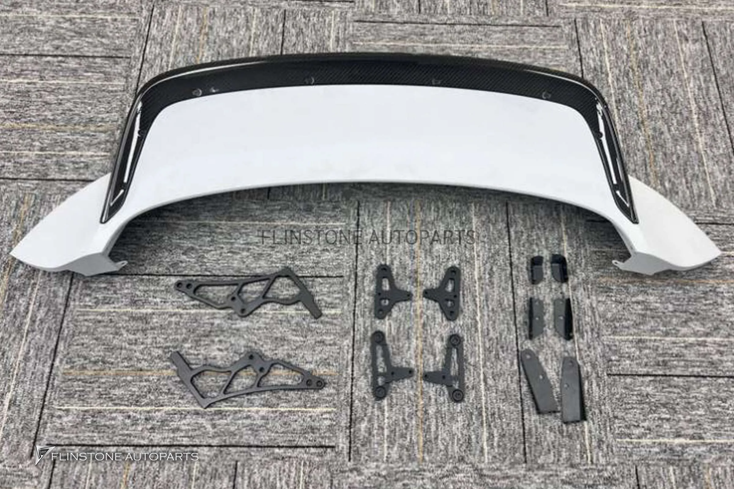 สปอยเลอร์ท้าย TECHART III สำหรับ Porsche 992 Carrera