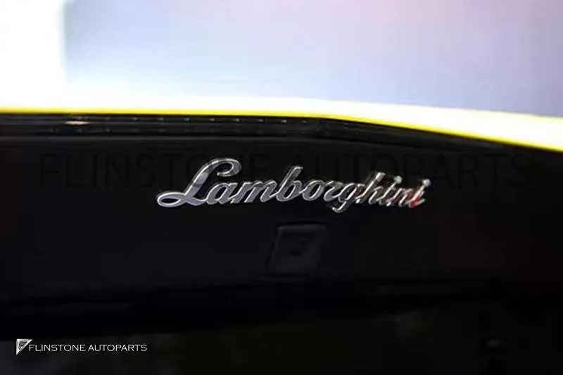โลโก้ท้ายตรา Lamborghini สีโครเมี่ยม