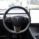 กรอบพวงมาลัย Dry Carbon Fiber สำหรับ Tesla Model 3
