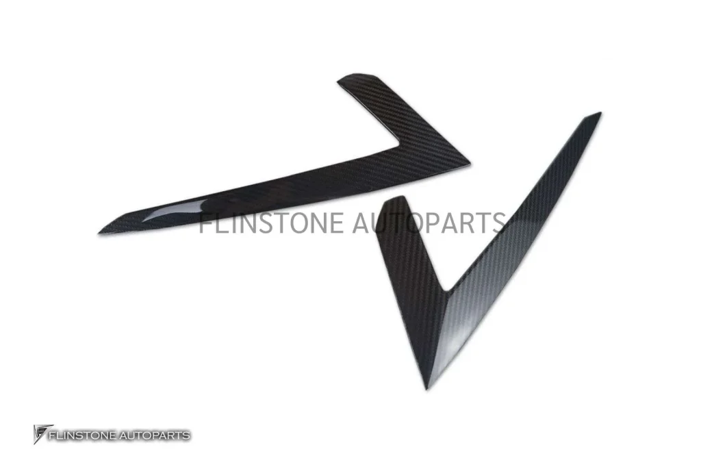 ช่องลมแก้มหน้า Carbon Fiber Lamborghini Urus ทรง Novitec (แท้)