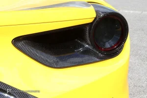ช่องลมไฟท้าย Carbon Fiber Ferrari 488 GTB N-Largo/Spider ทรง Novitec (แท้)