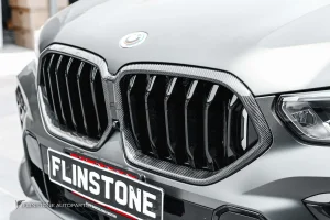 กระจังหน้า BMW G06 X6 เส้นเดี่ยว สีดำเงา ขอบคาร์บอน
