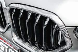 กระจังหน้า BMW G06 X6 เส้นเดี่ยว สีดำเงา ขอบคาร์บอน