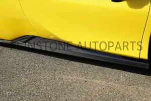 สเกิร์ตข้าง Carbon Fiber Ferrari SF90 ทรง Novitec (แท้)