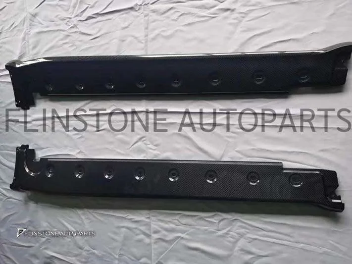 สเกิร์ตข้าง Carbon Fiber PORSCHE 992 Carrera ทรง GT3 (แท้)