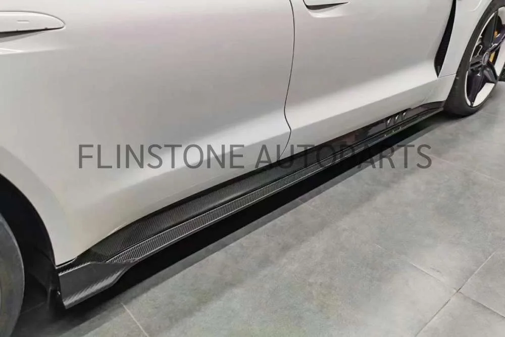 สเกิร์ตข้าง Carbon Fiber Porsche Taycan ทรง PAKTECUZ