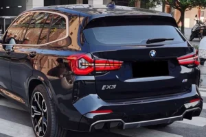 แผ่นปิดช่องปลายท่อ BMW iX3 มีครีบ สีดำเงา