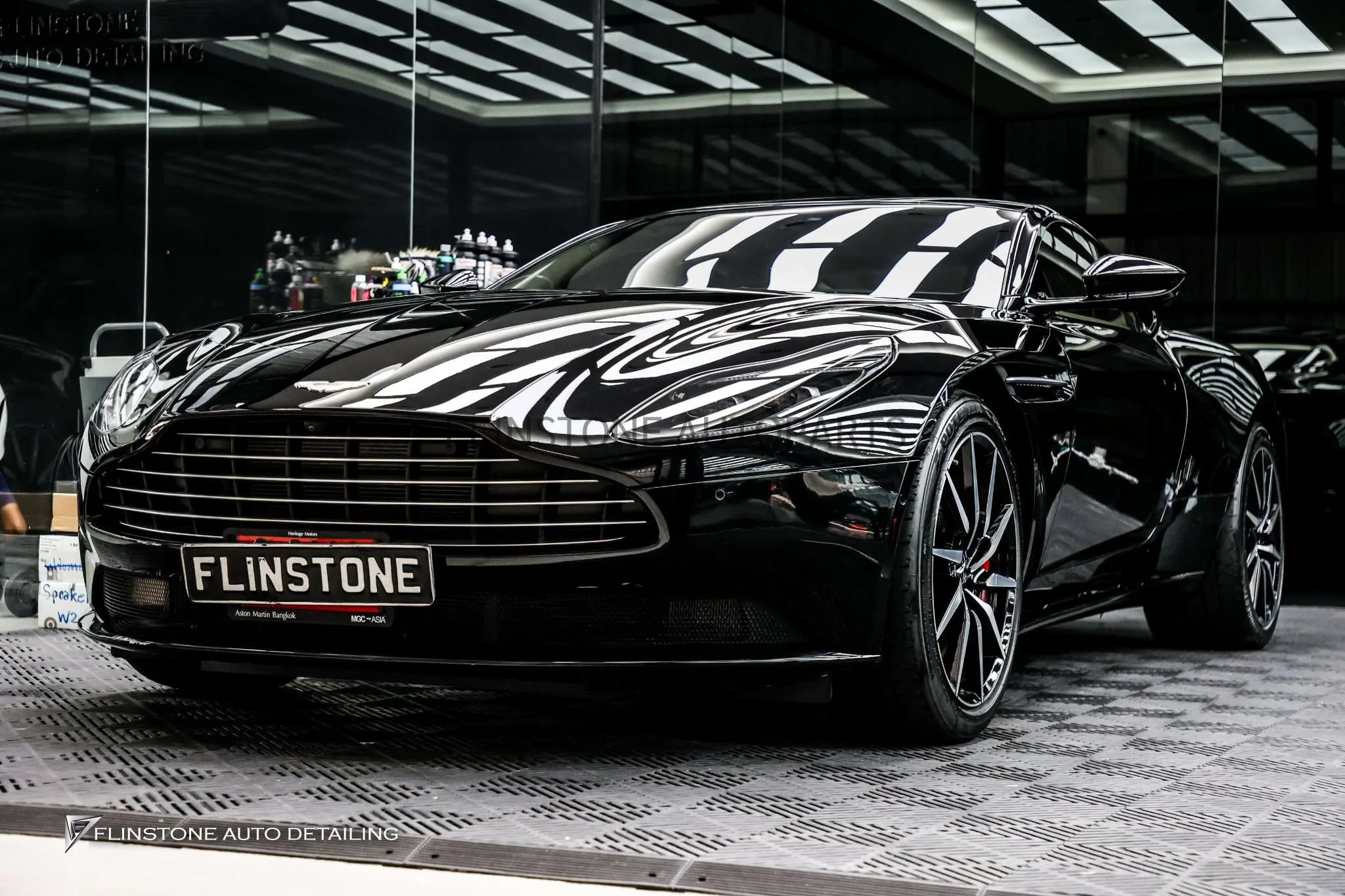 ฟิล์มใสกันรอย Aston Martin