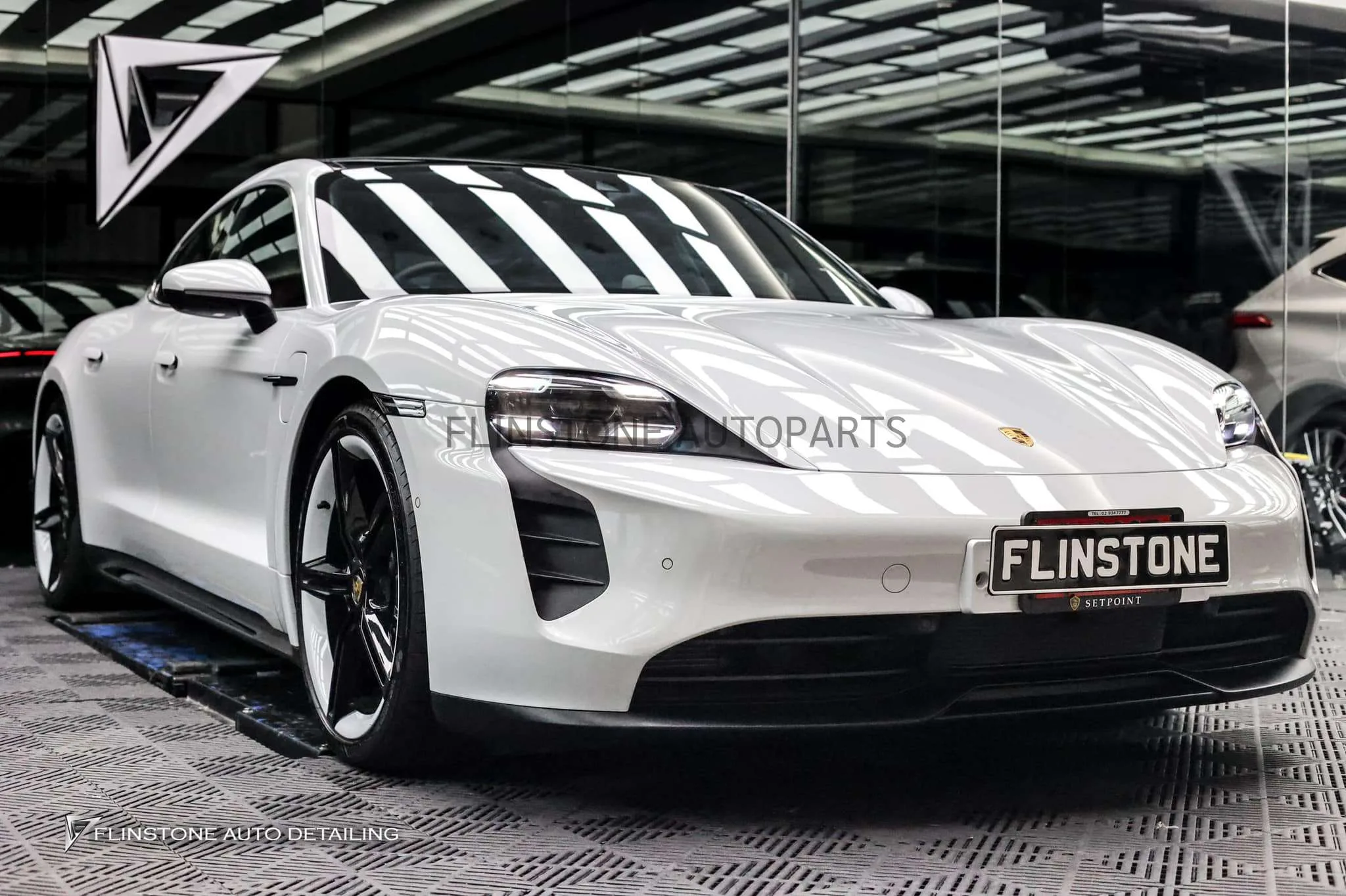 ฟิล์มใสกันรอย Porsche Taycan 4s