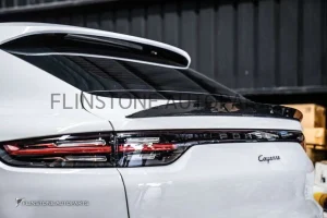 สปอยเลอร์ท้าย Carbon Fiber Porsche Cayenne E3 ทรง SRC