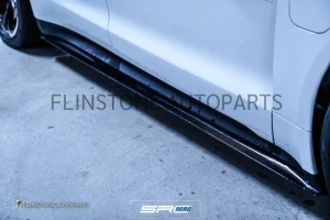 สเกิร์ตข้าง Carbon Fiber Porsche Taycan ทรง SRC