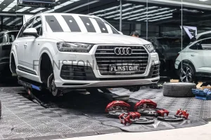 ชุดเบรค Audi SQ7 สีแดง
