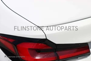 สปอยเลอร์ท้าย BMW G30 ทรง M Performance สีขาว