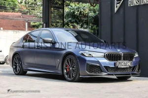 กระจังหน้า BMW G30 LCI ขอบคาร์บอน เส้นเดี่ยว สีดำเงา