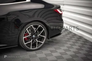 คาร์นาดหลัง BMW G22 ทรง Maxton design V.1 สีดำเงา