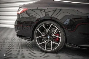 คาร์นาดหลัง BMW G22 ทรง Maxton design V.2 สีดำเงา