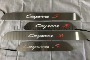 กาบบันไดไฟ Logo Cayenne S